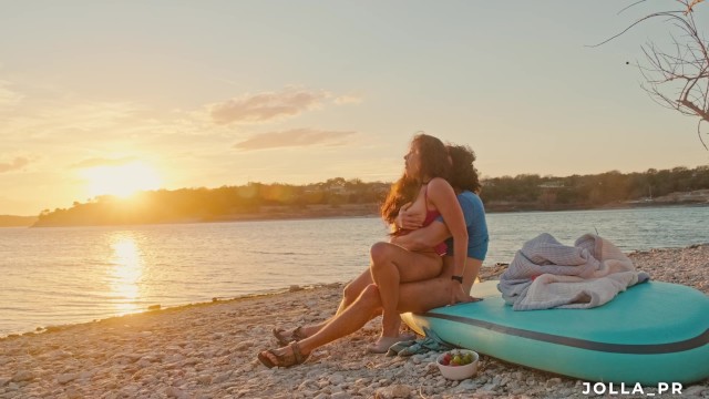 Nuestra manera de disfrutar un atardecer en Texas es un poco distinta Latina Porn